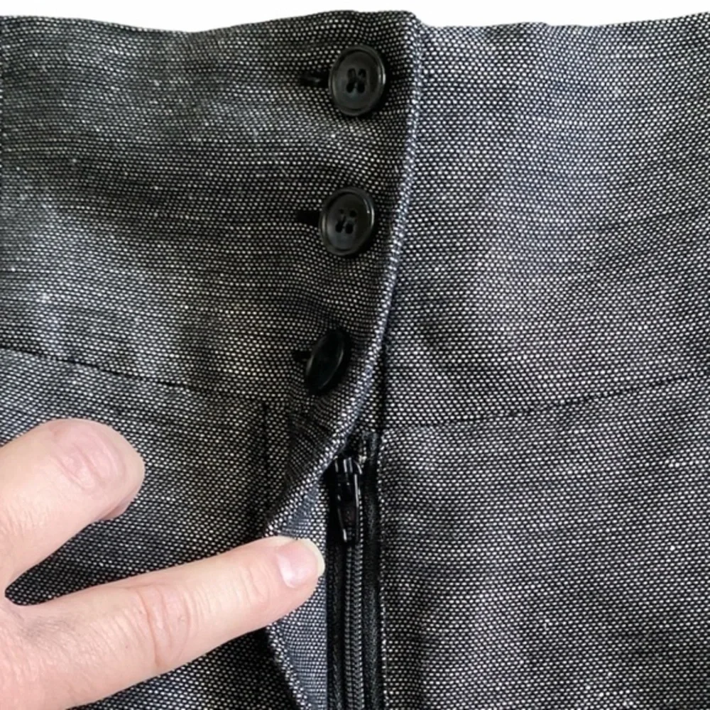 H&M‎ Linen Blend High Waisted Cuffed Shorts Sz. 10